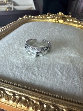 Silver-Tone Carved Face Adjustable Ring - Women Jewelry